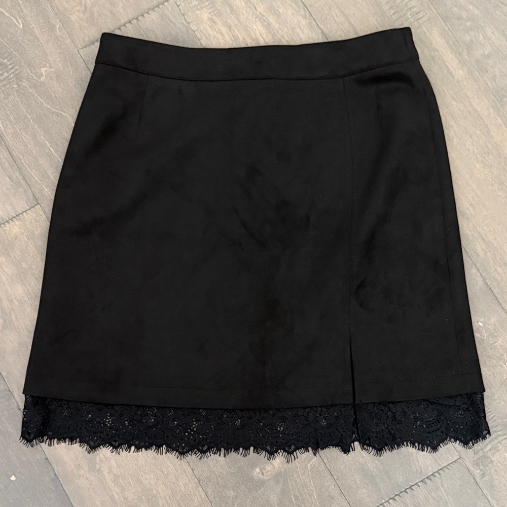 Elegant Black Suede Lace Trim Skirt Size 4 BB Dakota by Steve Madden